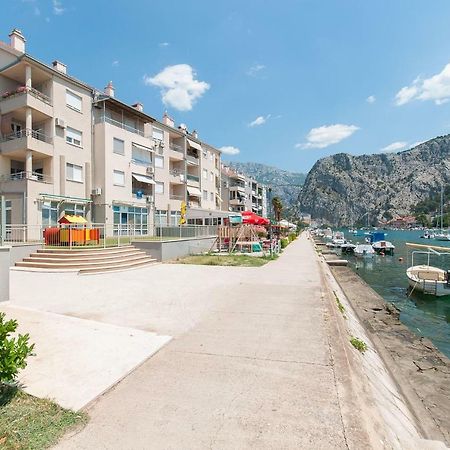 Modern New Flat Next To River Cetina أوميس المظهر الخارجي الصورة