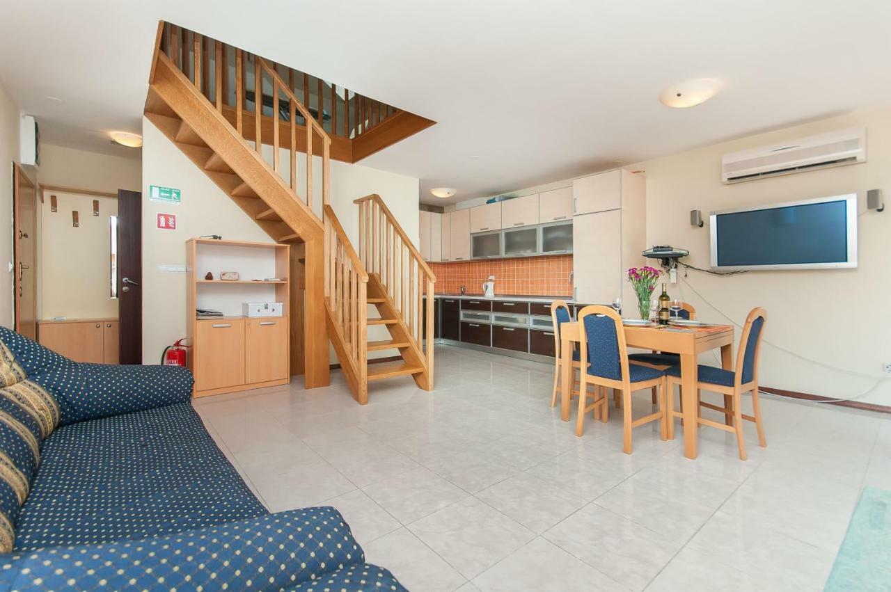 Modern New Flat Next To River Cetina أوميس المظهر الخارجي الصورة